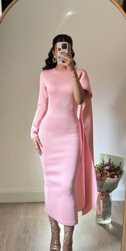 فستان سكوبا بقصة كيب