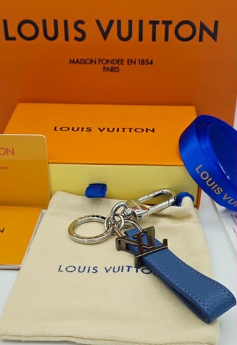 LOUIS CUTTION