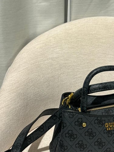 GUESS black