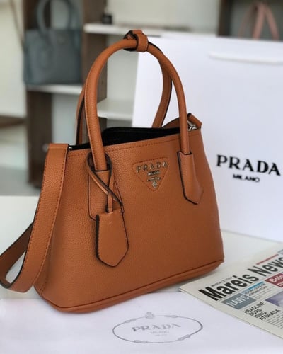 PRADA M