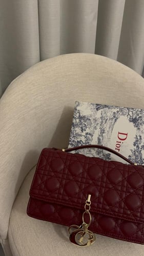 DIOR M