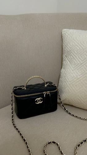 CHANEL CLASSIC