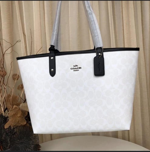COACH WHITE TOT BAG