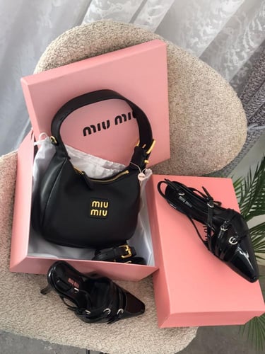 MIU MIU COLLECTION