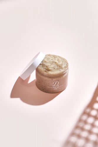 مقشر طبيعي للجسم - العلا ( الحمضيات المنعشة)