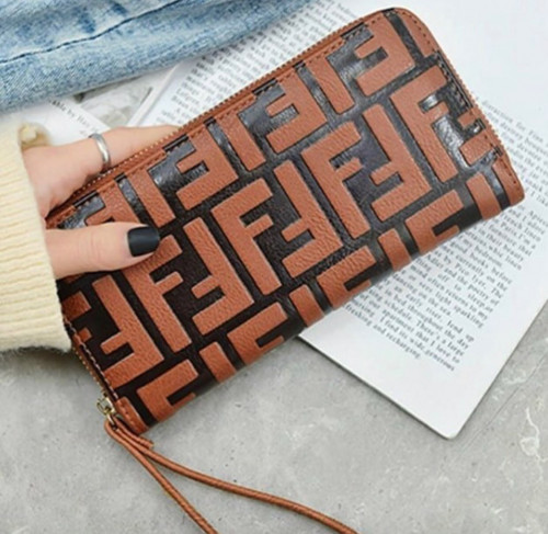 محفظه متوسطة الحجم