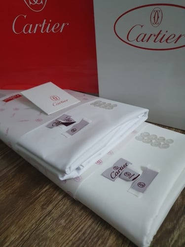 قماش كارتير صيفي ابيض أو كريمي نص واقف