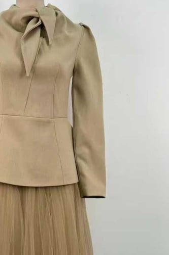 طقم بيج أنيق بفيونكة