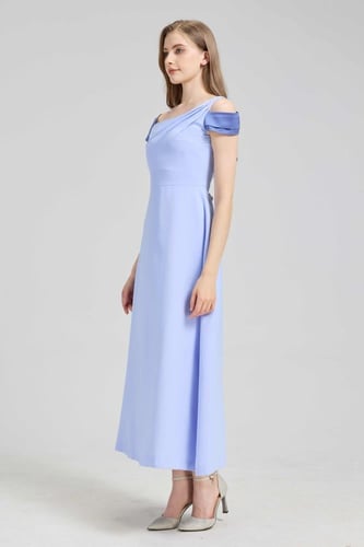 فستان سماوي طويل