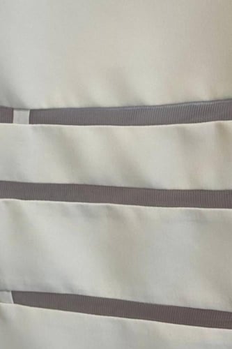 فستان بيج طويل مع كيب