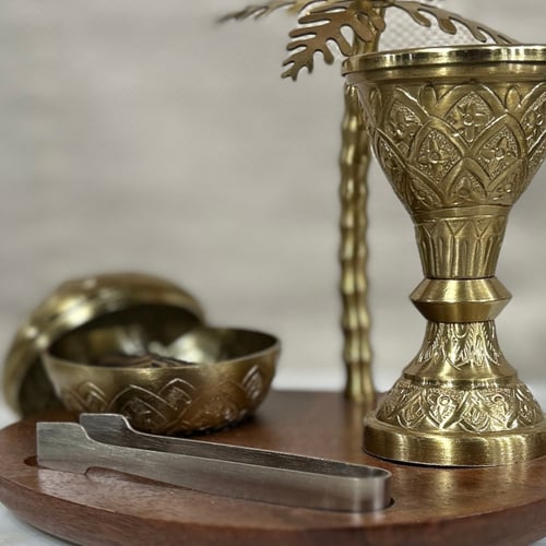 طقم مبخرة وصينية وعلبة بخور مع ملقاط ومجسم نخلة خش...