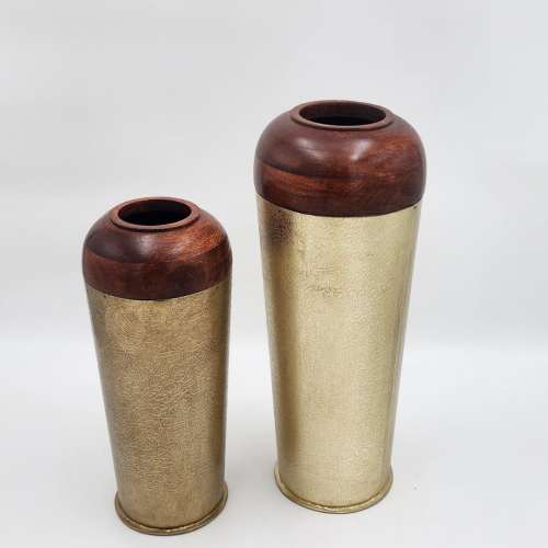 فازة مزهرية خشبية فاخرة مع ستيل ذهبي وحروف عربية م...