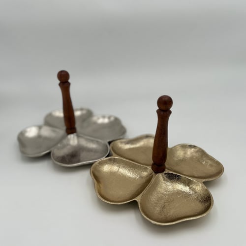 حامل تقديم فاخر بأربعة أقسام – خيار فضي أو ذهبي