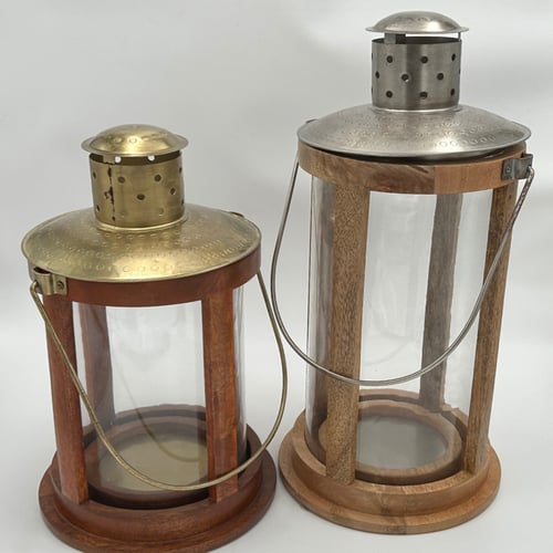 شمعدان خشبي ضخم بتصميم نيو كلاسيك ولمسات فضية - شم...