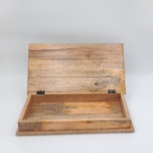 صندوق خشبي تراثي كلاسيك على شكل باب نجدي باللون ال...