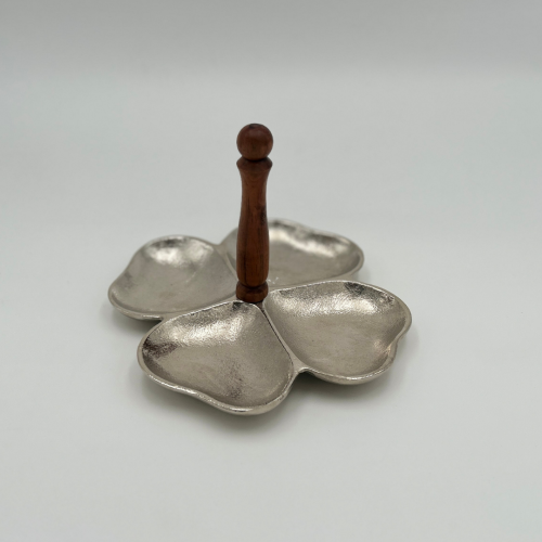 حامل تقديم فاخر بأربعة أقسام – خيار فضي أو ذهبي