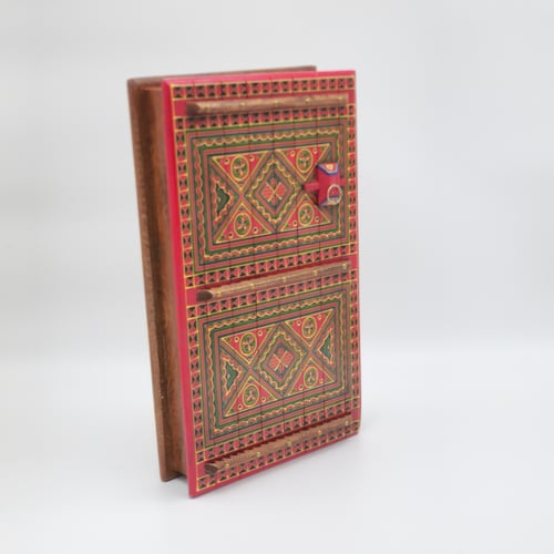 صندوق خشبي تراثي كلاسيك على شكل باب نجدي باللون ال...