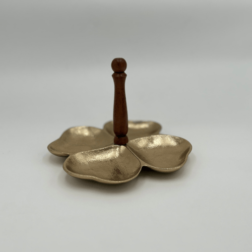 حامل تقديم فاخر بأربعة أقسام – خيار فضي أو ذهبي