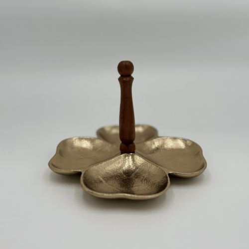 حامل تقديم فاخر بأربعة أقسام – خيار فضي أو ذهبي