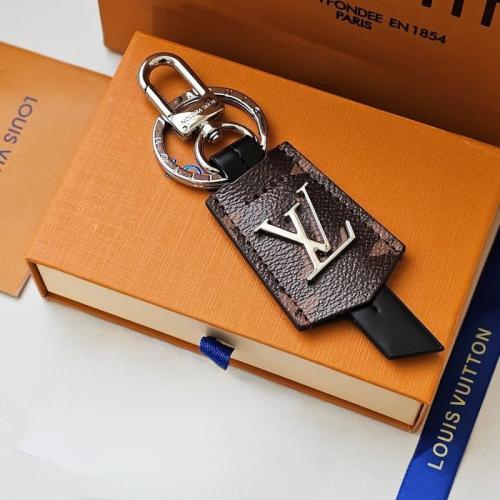 ميداليه لويس فيتون جلد مع الملحقات