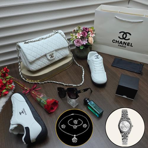 طقم هدية نسائية فاخر بتنسيق عصري