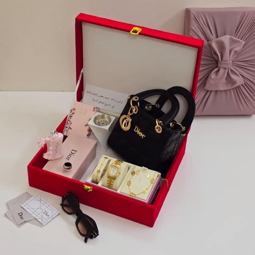 هدايا نسائيه فخمه مع التغليف