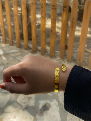 اساور نسائية بالاسم والتاريخ مطليه بالذهب - متجر ن...