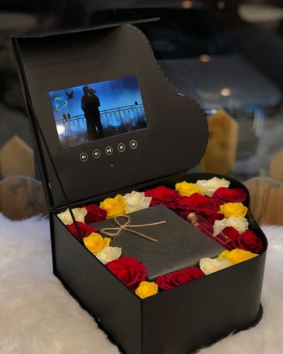 بوكس شاشه بيانو مع ورد