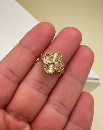 خاتم من الموديلات العالمية-عيار 18