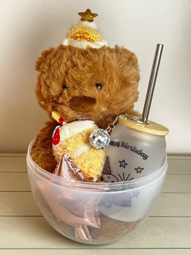 بيضة احتفالية الميلاد مع براوني