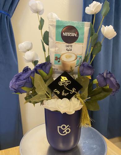 مق الازرق -للتخرج