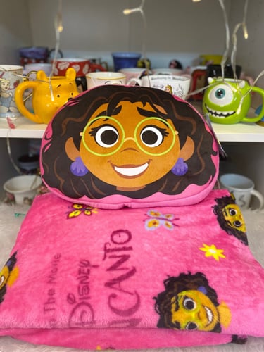 وساده بداخلها بطانيه انكانتو من ديزني