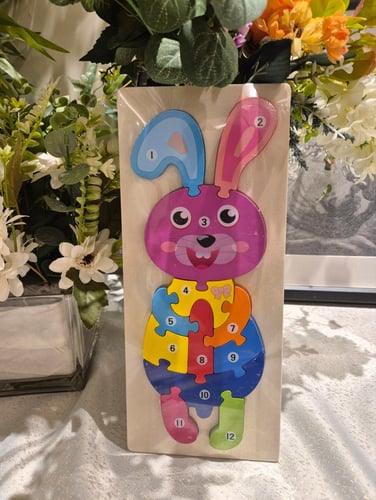 تركيبة خشبية مع حلويات