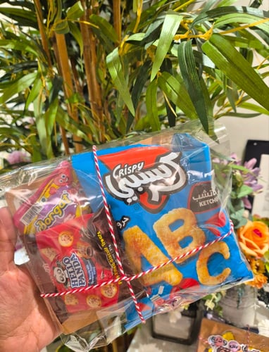 لعبه تركيبة شاحنات مع حلويات