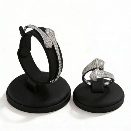 اسوارة وخاتم ذهب أبيض عيار 18