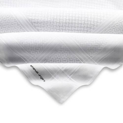 شماغ ديبون ابيض DR R