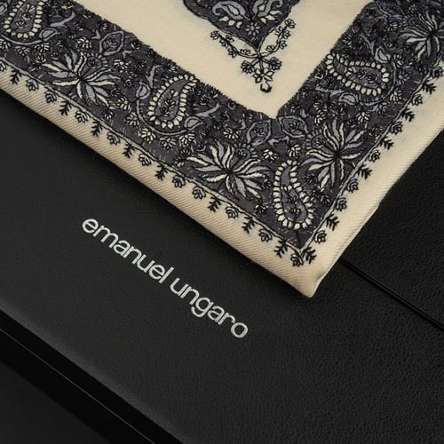 شال شتوي ايمانويل انغارو صوف 2023