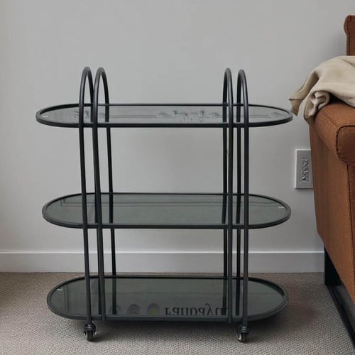 عربية تقديم 3 دور زجاج اسود