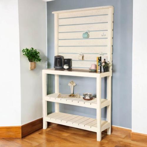 ركن كوفي مع رفوف