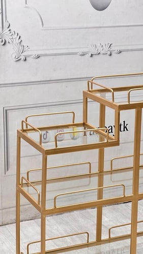 عربية تقديم ضيافة ذهبي