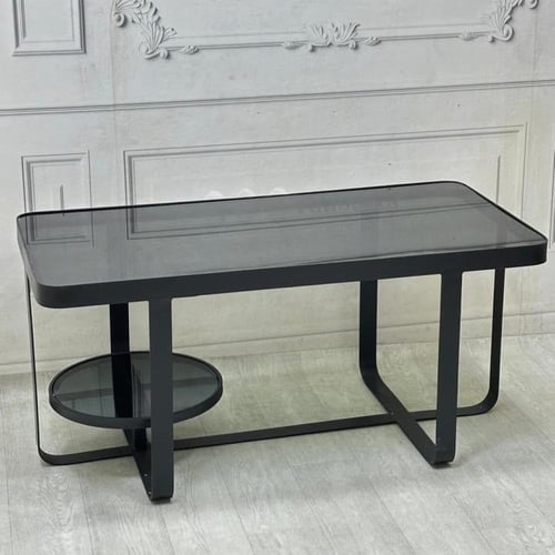 طاولة قهوة عصرية من الزجاج والمعدن الأسود