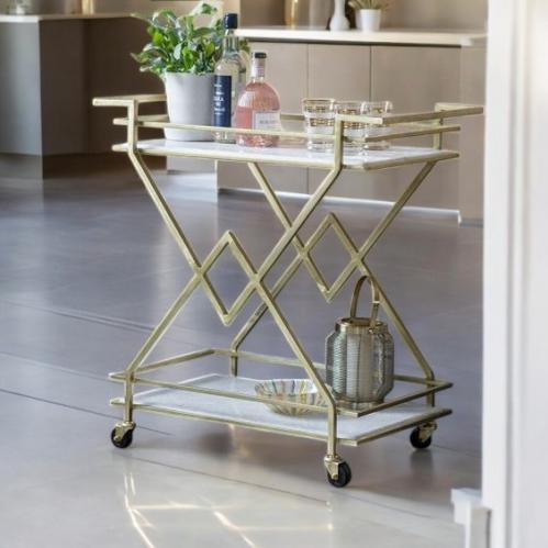 عربية تقديم ضيافة ذهبي