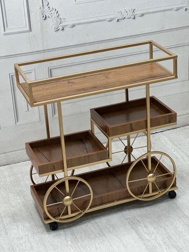 عربية تقديم 4دور خشبية