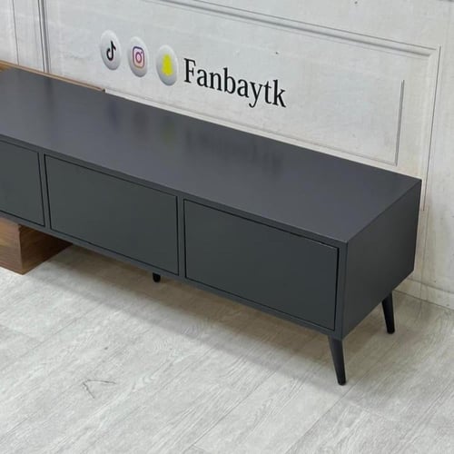 طاولة بلازما بتصميم عصري وأنيق