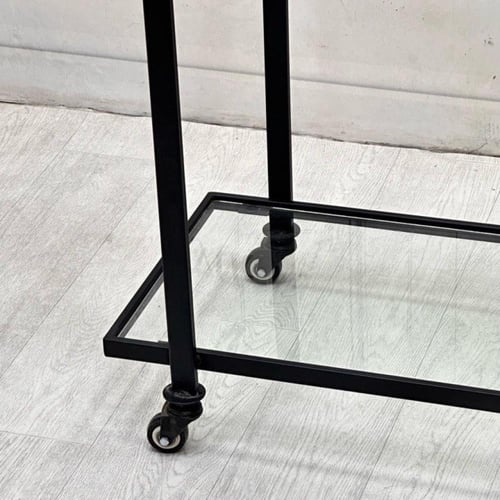 عربية تقديم دورين زجاج