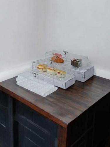 مجموعة ثلاث صواني أكريليك شفاف