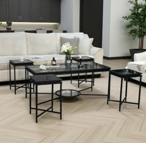 طقم طاولات فخم بسطح زجاج أسود