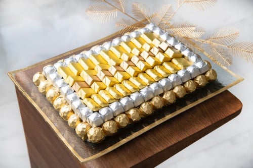 صينية شوكولاته 1600 جرام على طبق فاخر