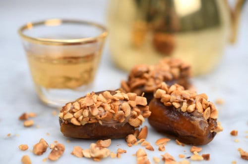 تمر محشي بالبندق (بالكيلو)