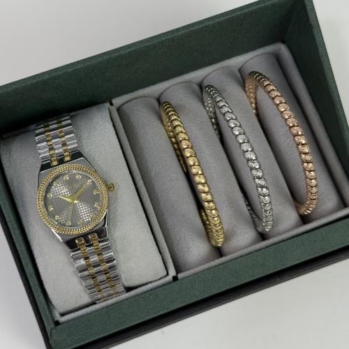 طقم نسائي - 3661